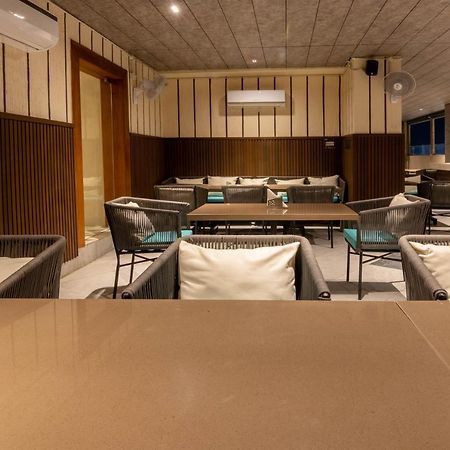 Hotel Bay Laurel Retreat 파리다바드 외부 사진
