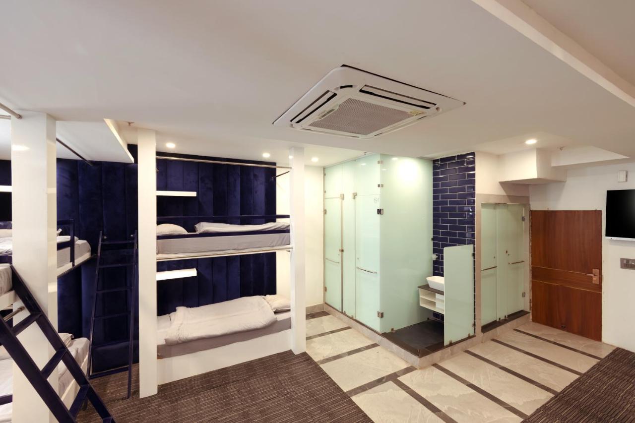 Hotel Bay Laurel Retreat 파리다바드 외부 사진