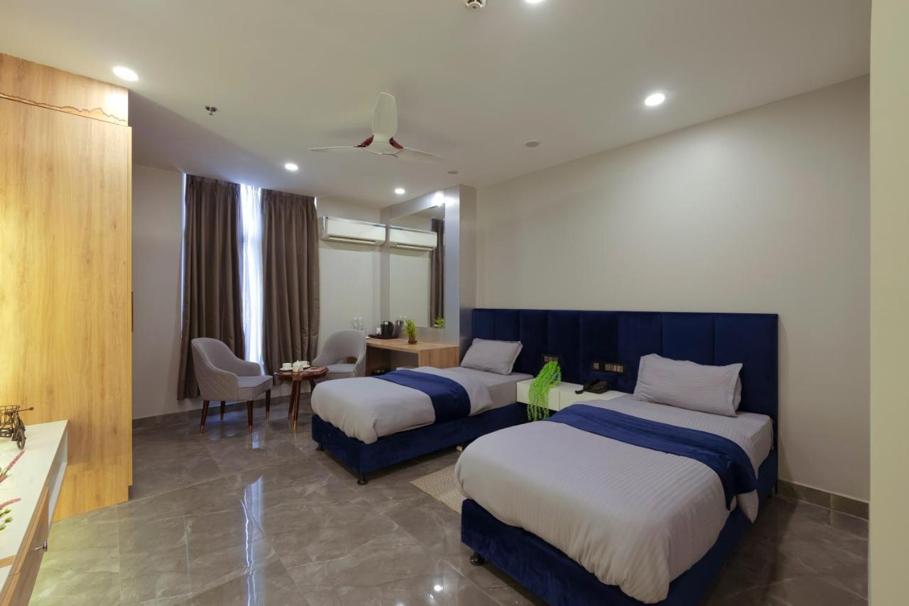 Hotel Bay Laurel Retreat 파리다바드 외부 사진