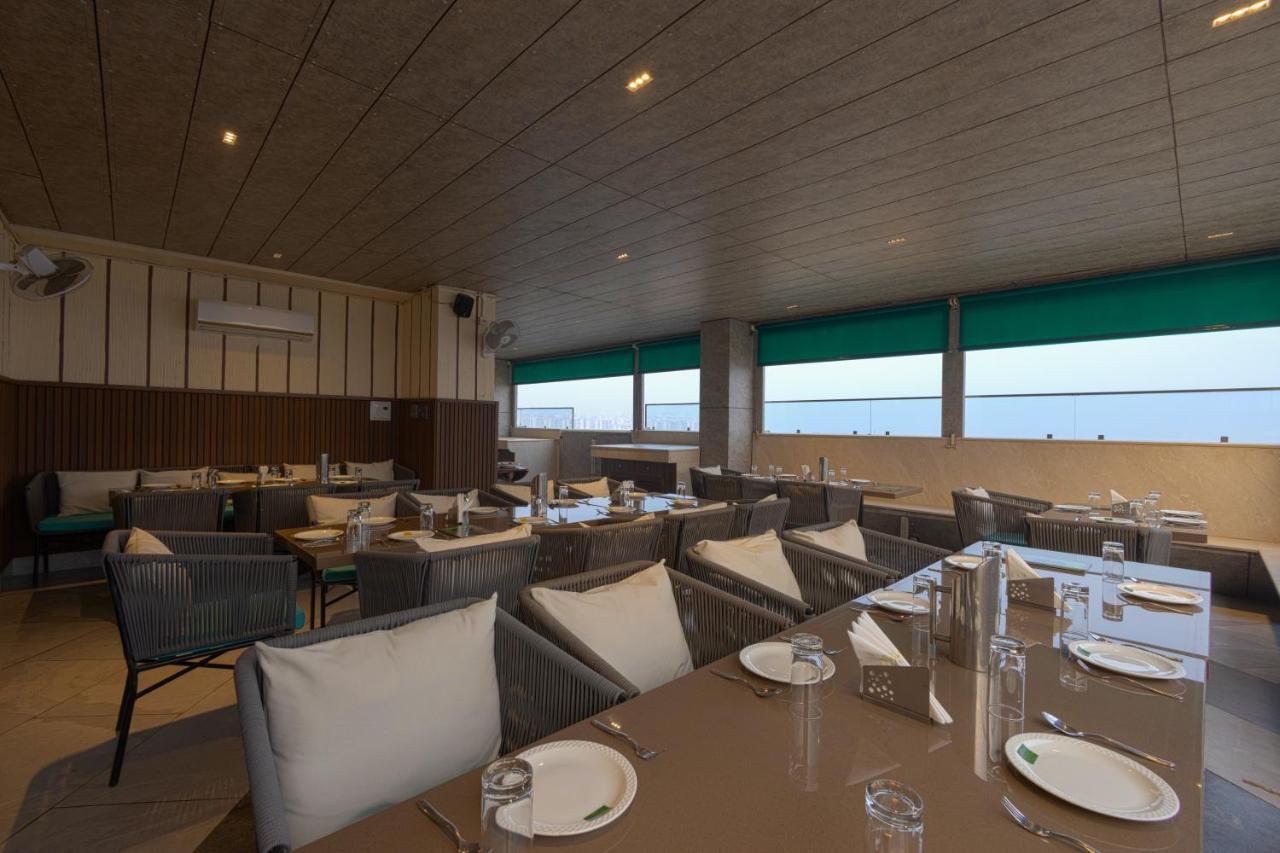 Hotel Bay Laurel Retreat 파리다바드 외부 사진