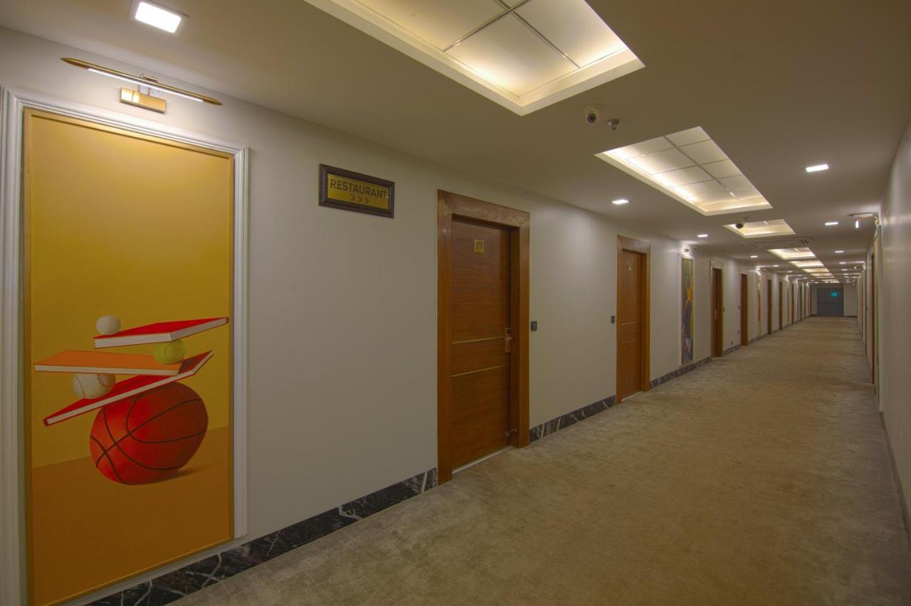 Hotel Bay Laurel Retreat 파리다바드 외부 사진