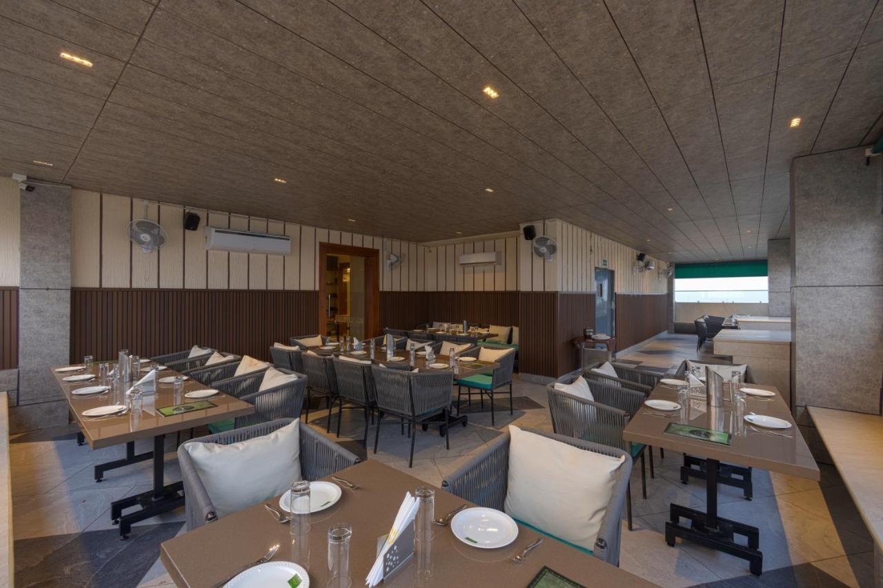 Hotel Bay Laurel Retreat 파리다바드 외부 사진