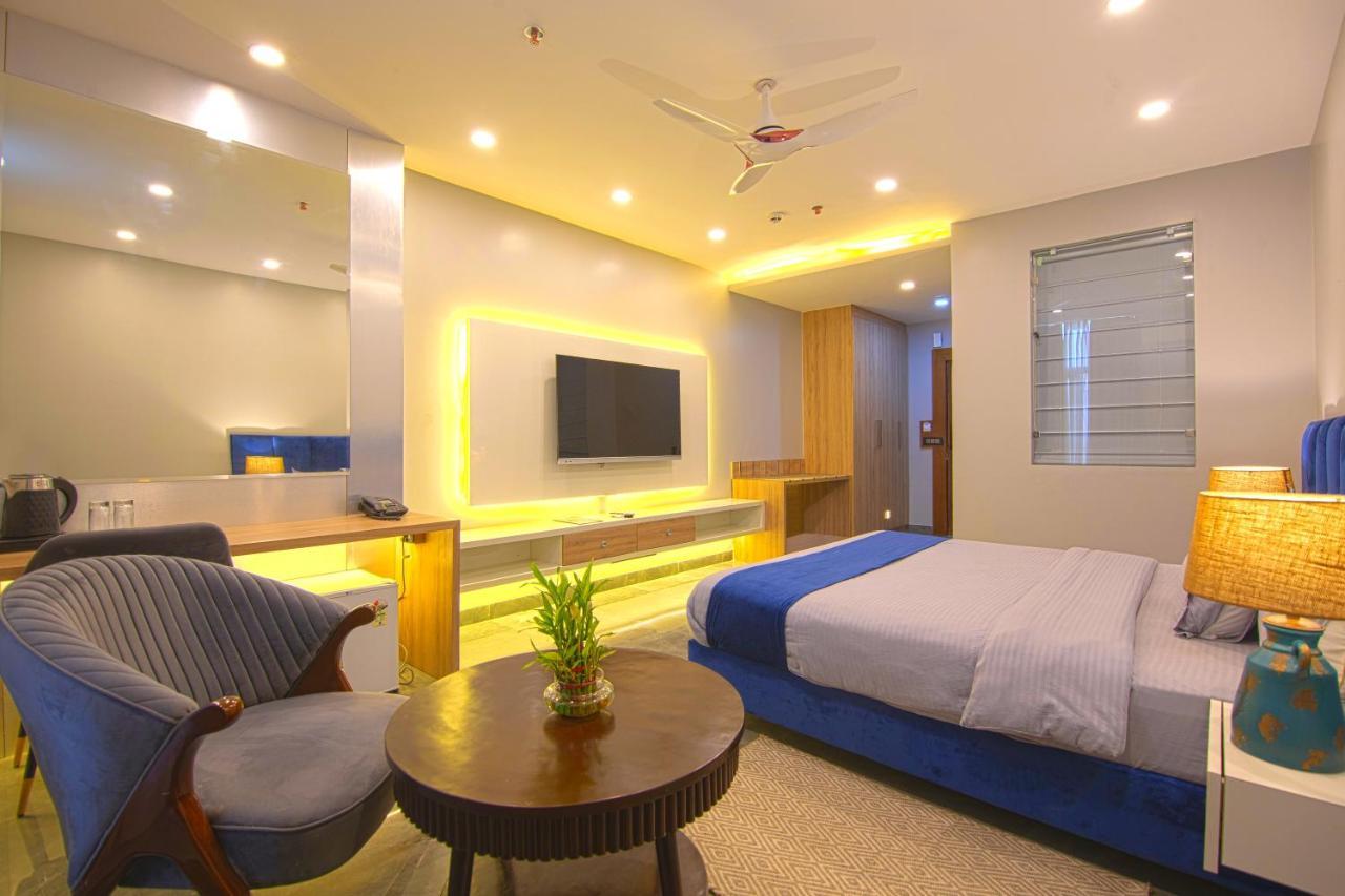 Hotel Bay Laurel Retreat 파리다바드 외부 사진