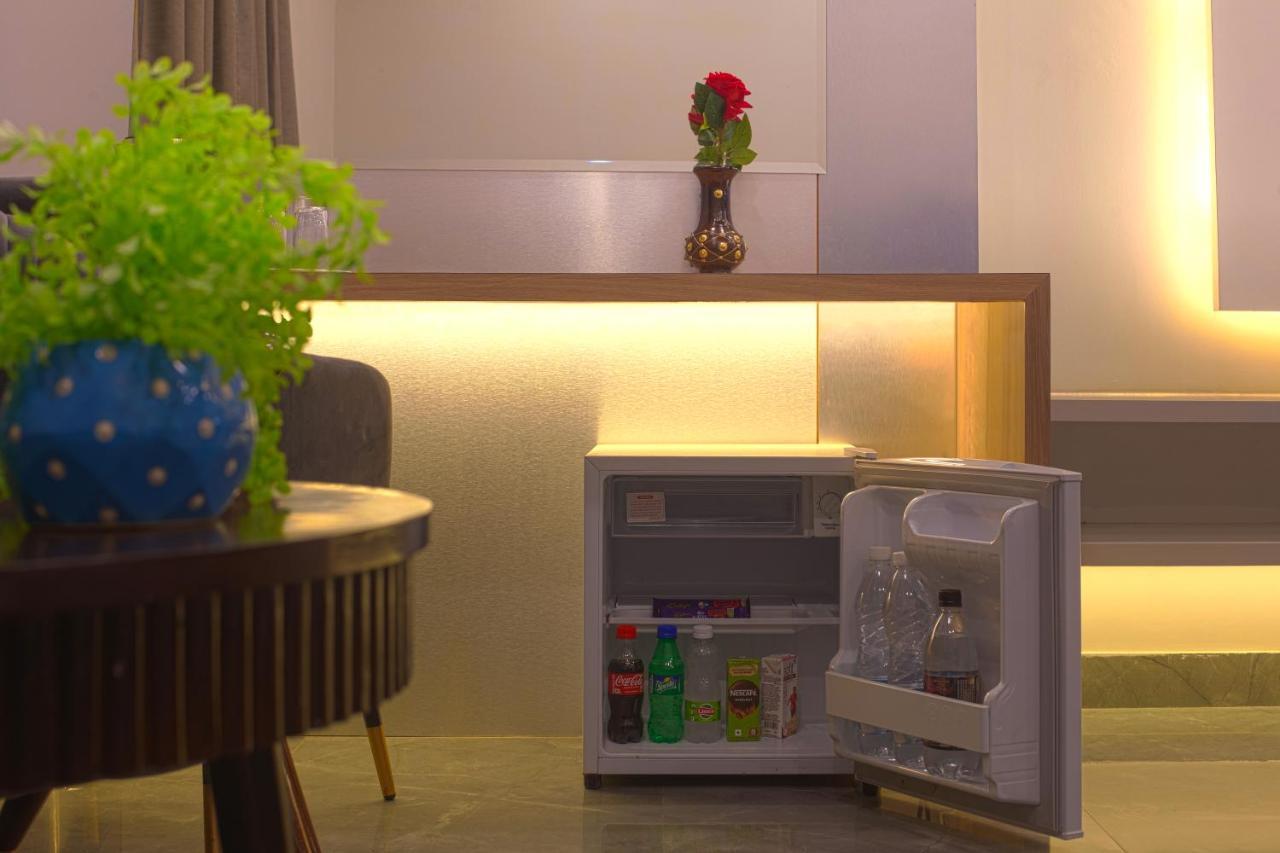 Hotel Bay Laurel Retreat 파리다바드 외부 사진