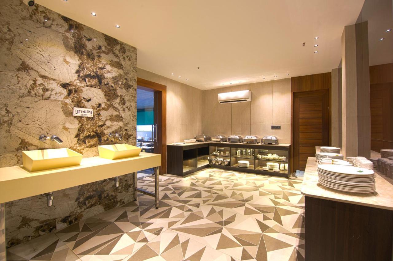 Hotel Bay Laurel Retreat 파리다바드 외부 사진